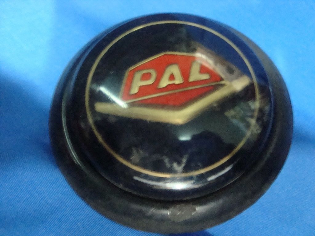Old vintage Round Shape Plastic Pal Co. Car Horn Button from India 1960