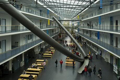 universiti german gelongsor 1 [Gambar Menarik] Gelongsor Di Universiti