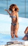 hot celebrity Rihanna in bikini Rio de Janeiro